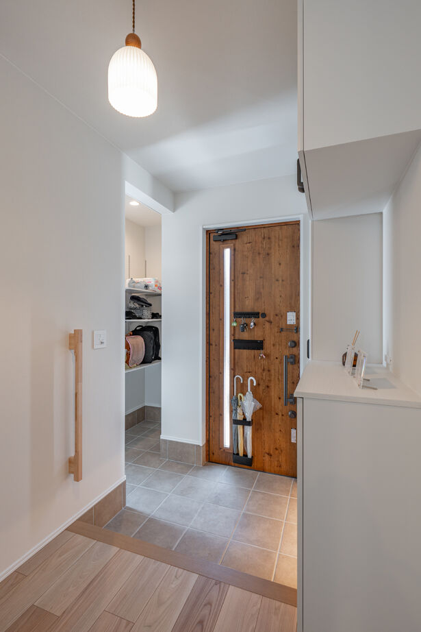 秀光ビルド 【2階建て/スケルトン階段/収納充実】家族の想いを形にした、ナチュラルモダンな住まいの建築実例画像6