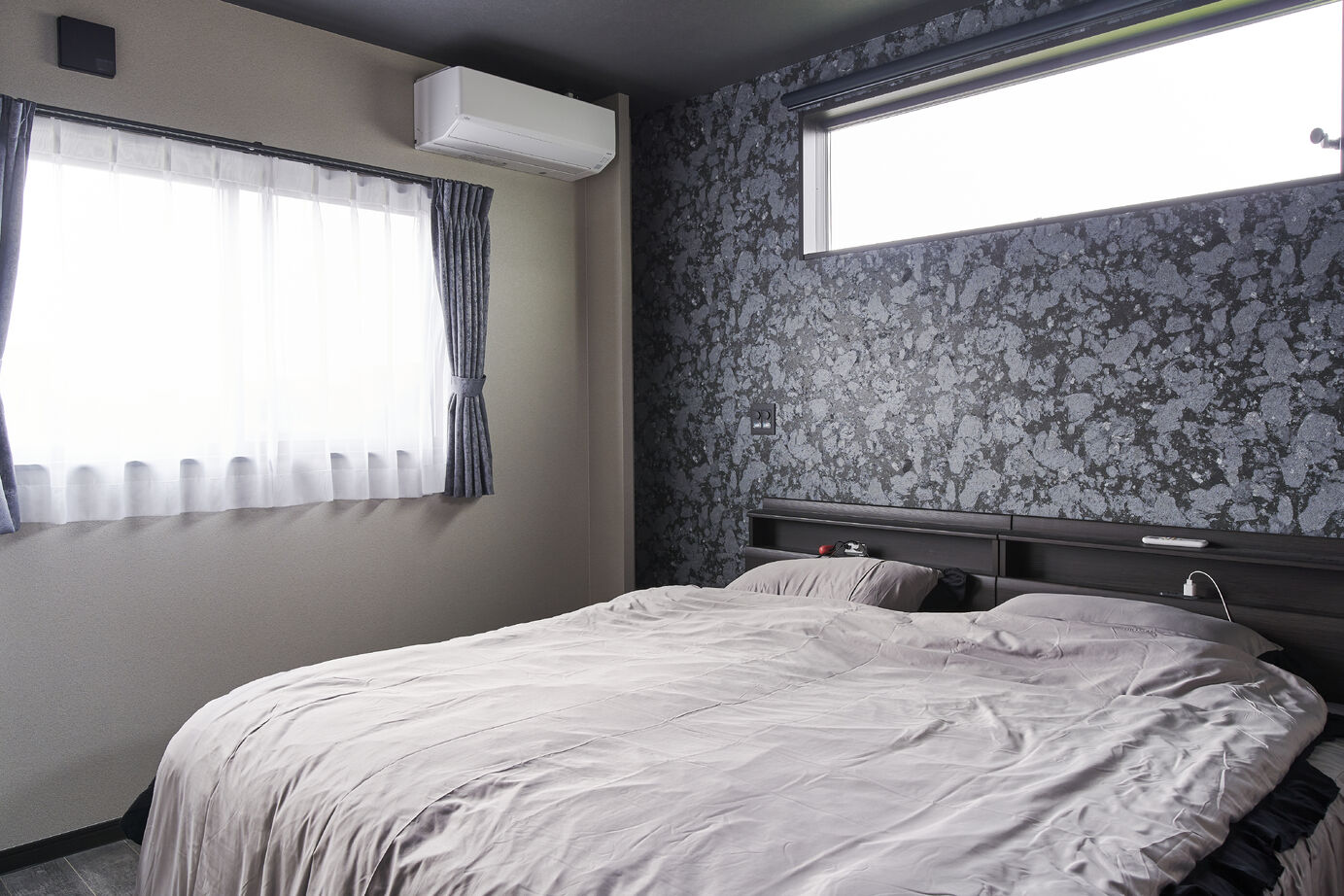 秀光ビルド 【1293万円/2階建て/収納充実/ホテルライク】シックなブラック×ダークウッドで統一された上質な住空間の建築実例画像6