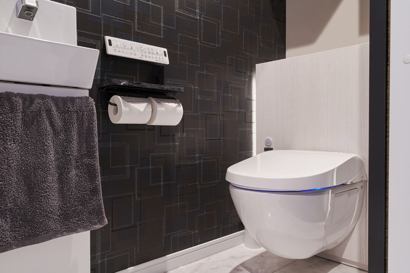 秀光ビルド 【1293万円/2階建て/収納充実/ホテルライク】シックなブラック×ダークウッドで統一された上質な住空間の建築実例画像7