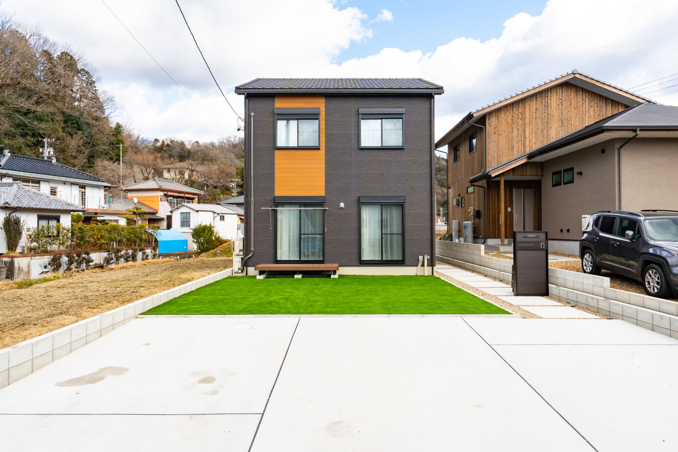 秀光ビルド 【1338万円/収納充実/北欧モダン】ビビットカラーがアクセント！工夫たっぷり素敵な充実収納の家の建築実例画像2