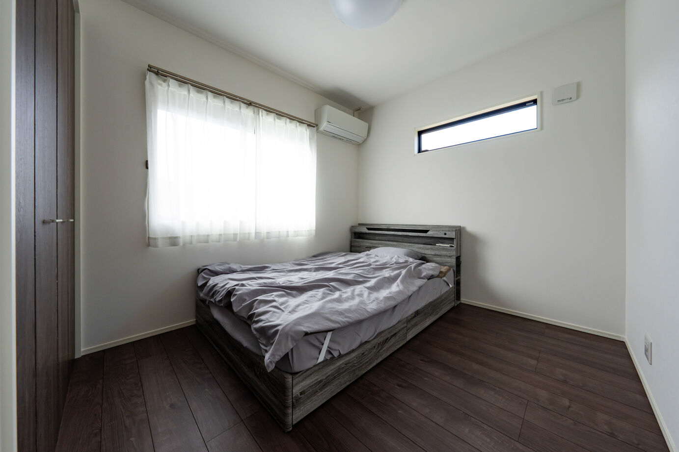 秀光ビルド 【1338万円/収納充実/北欧モダン】ビビットカラーがアクセント！工夫たっぷり素敵な充実収納の家の建築実例画像4