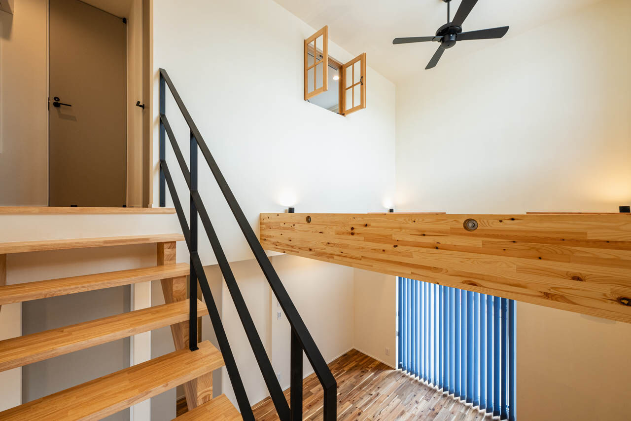 さいが設計工務 【20坪台/高気密高断熱/漆喰壁/無垢床/吹き抜け/間取り図】365日快適な大空間リビング、家族の絆が深まる家の建築実例画像6