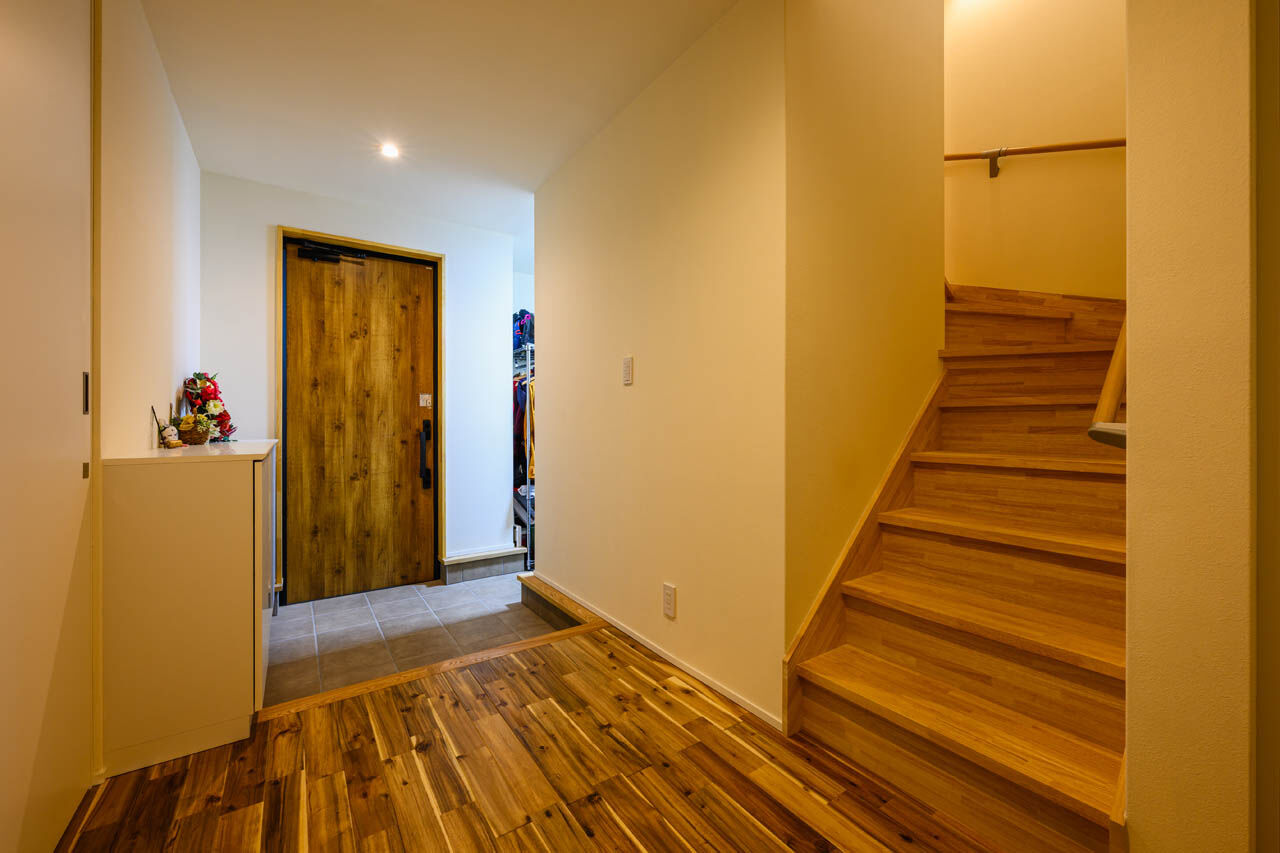 さいが設計工務 【高気密高断熱/漆喰壁・無垢床/2階リビング/間取り図】性能と誠実さで選んだ、趣味を謳歌する「自分の城」の建築実例画像7