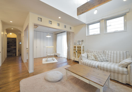 ines HOME (イネスホーム) 【2500～3000万円】ハイセンスな大人可愛い家。収納や意匠に工夫がいっぱい（夫婦＋子ども2人）の建築実例画像4