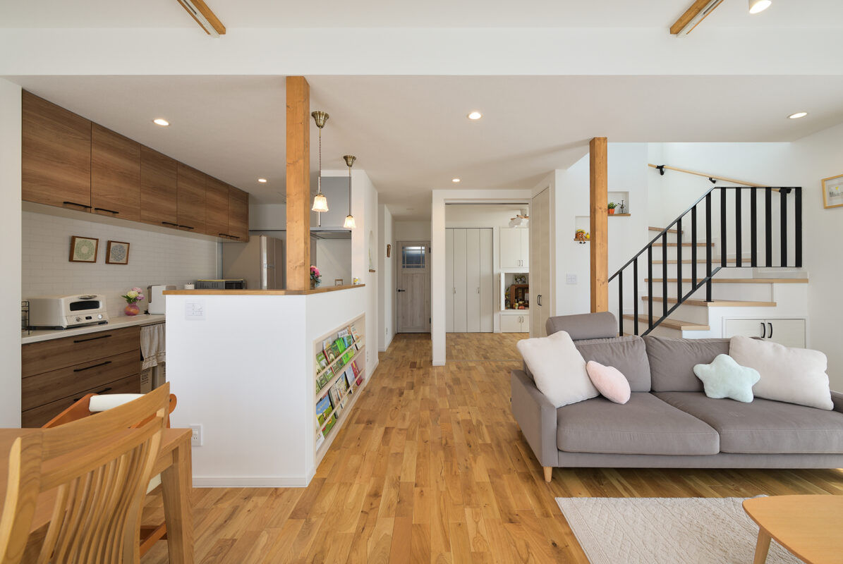 ines HOME (イネスホーム) 【3000～3500万円】明るく柔らかい空間に木目が映えるナチュラルテイストなお家の建築実例画像5