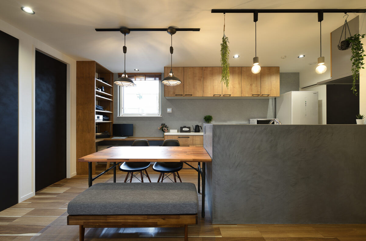 ines HOME (イネスホーム) 【3000～3500万円/石狩市】無機質な素材と自然木が織りなす空間がおしゃれな家の建築実例画像1