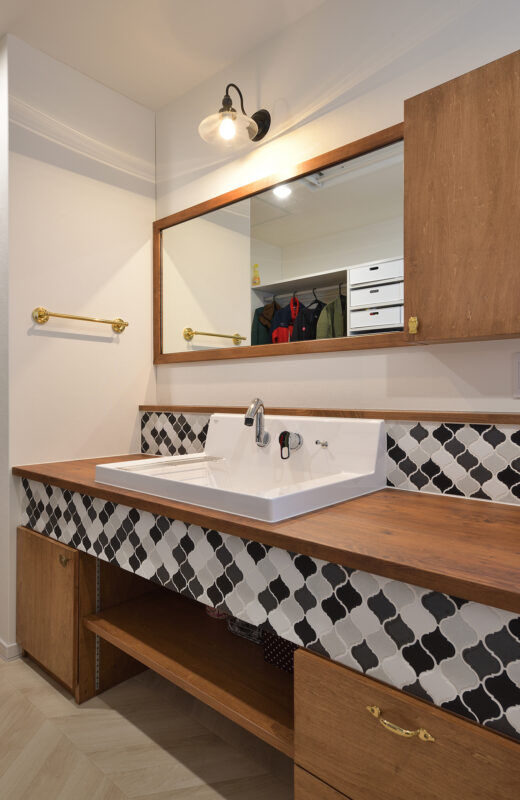 ines HOME (イネスホーム) 【3000～3500万円】ダークブラウンな空間コーディネートがおしゃれな家の建築実例画像2