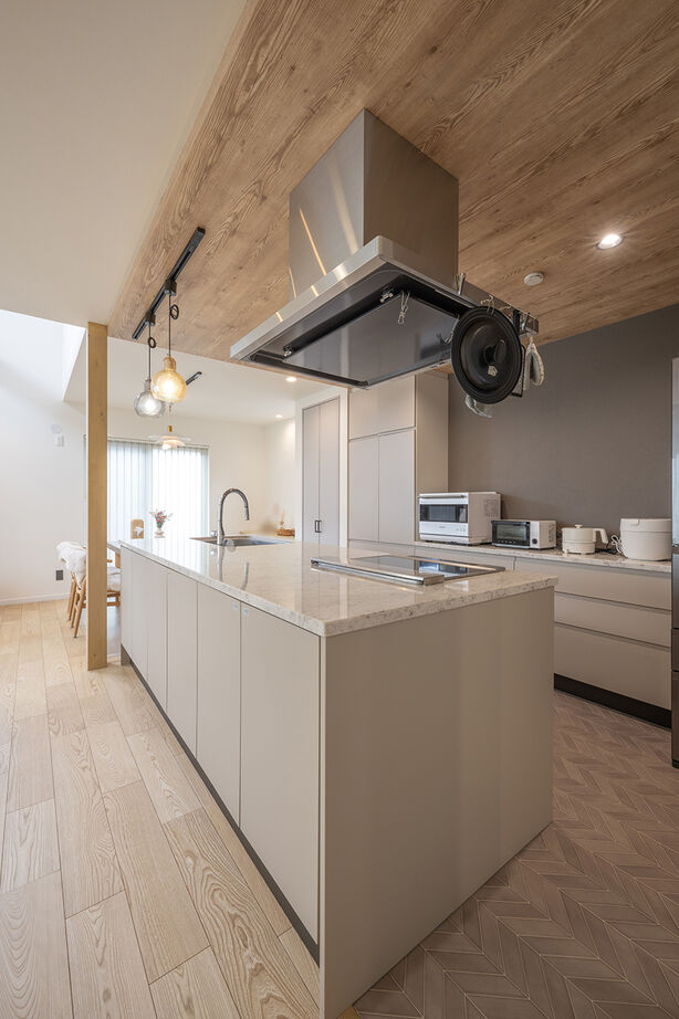 ines HOME (イネスホーム) 【3500～4000万円/将来二世帯】「大きな吹抜け」と「アイランドキッチン」がある家の建築実例画像4