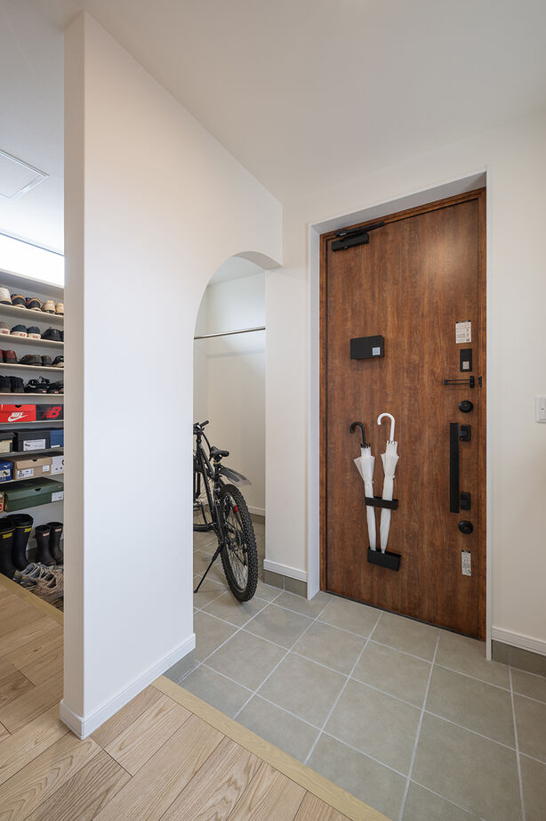 ines HOME (イネスホーム) 【3500～4000万円/将来二世帯】「大きな吹抜け」と「アイランドキッチン」がある家の建築実例画像6