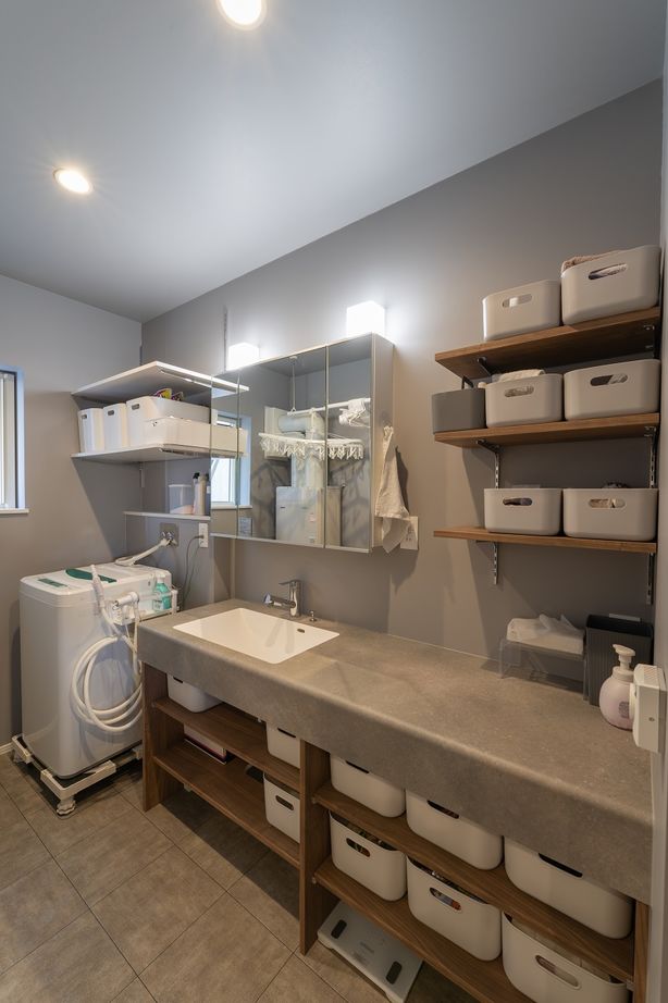 寿建設 【全室床暖房×居酒屋風ダイニング×屋上庭園×ビルトインガレージ】落ち着ける和モダンの広々3階建住まいの建築実例画像4