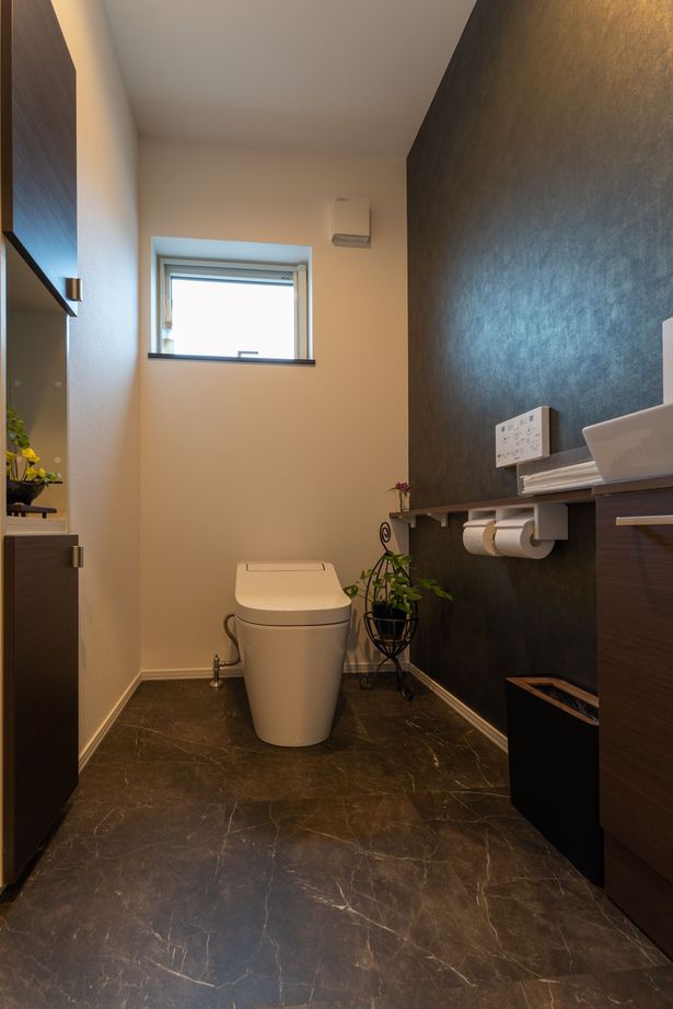 寿建設 【全室床暖房×居酒屋風ダイニング×屋上庭園×三階建て】旅行気分で毎日が楽しくなる理想以上の住まいの建築実例画像9