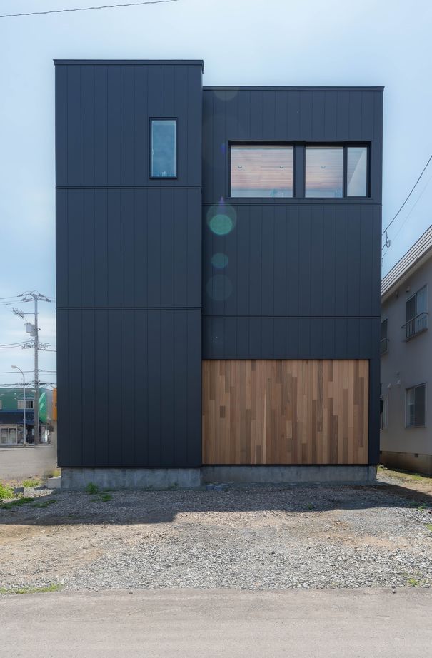 寿建設 【全室床暖房×屋上庭園×三階建て】屋根をつけた屋上庭園で快適な全天候型屋上アウトドアを叶えた住まいの建築実例画像10