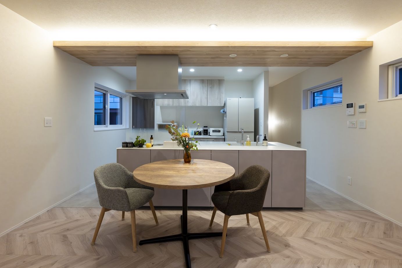 寿建設 【全室床暖房×屋上庭園×三階建て】敷地面積33.1坪！子育て20代が叶えた屋上庭付き都市型狭小の住まいの建築実例画像4