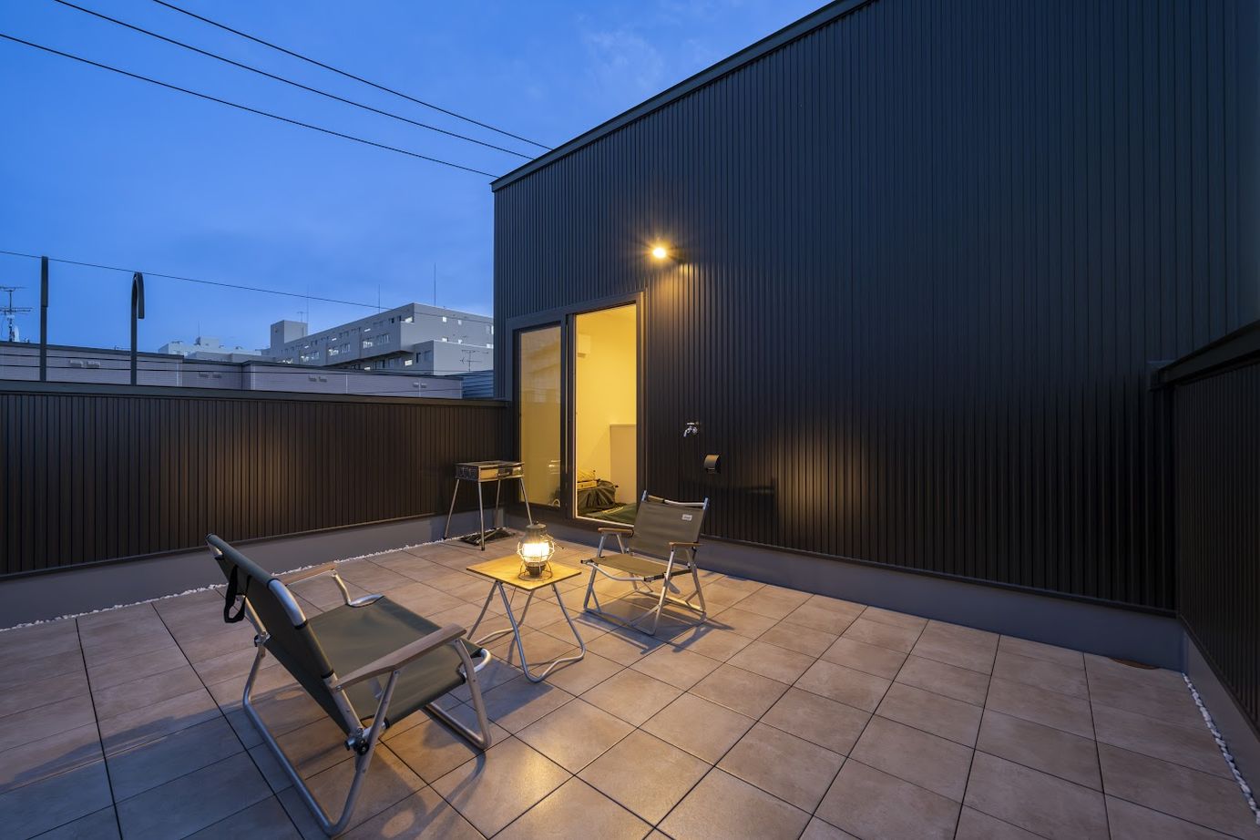 寿建設 【全室床暖房×屋上庭園×三階建て】敷地面積33.1坪！子育て20代が叶えた屋上庭付き都市型狭小の住まいの建築実例画像9