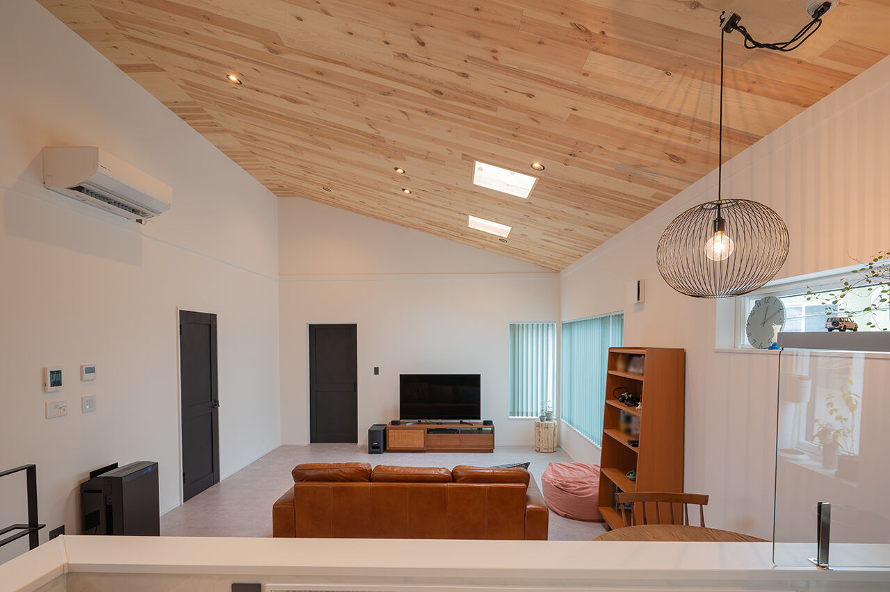 寿建設 【床暖房×ビルトインガレージ2台×２階リビング】 妥協しない家づくりで実現した夢のガレージハウスの建築実例画像3