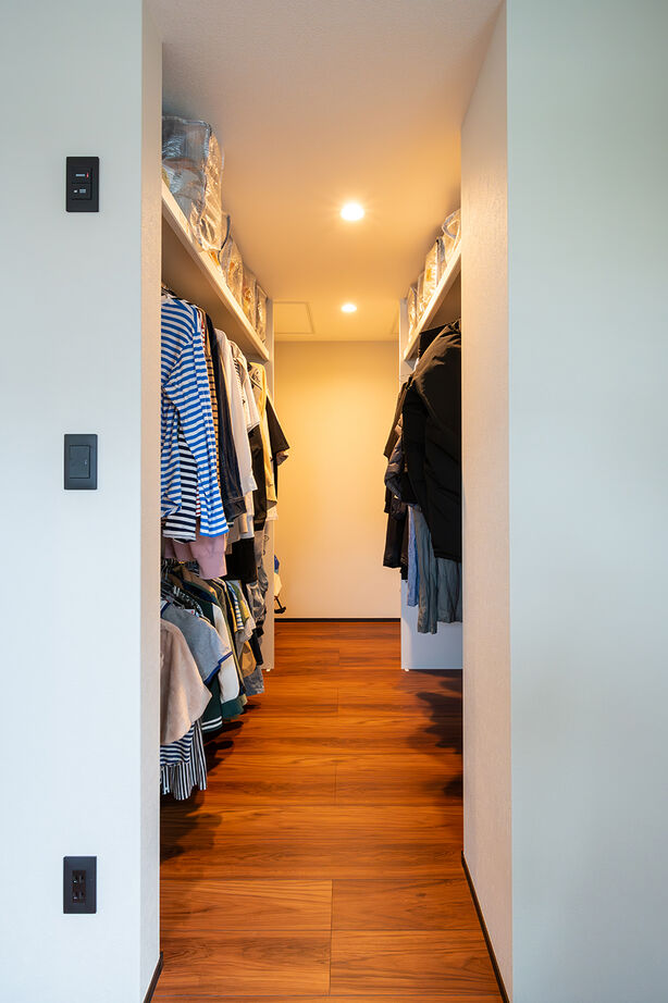 寿建設 【全室床暖房×２階リビング×屋上庭園×延床45坪】 休日をリゾートにした、屋根のある屋上庭園の建築実例画像7