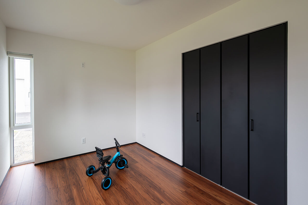 寿建設 【全室床暖房×２階リビング×屋上庭園×延床45坪】 休日をリゾートにした、屋根のある屋上庭園の建築実例画像8