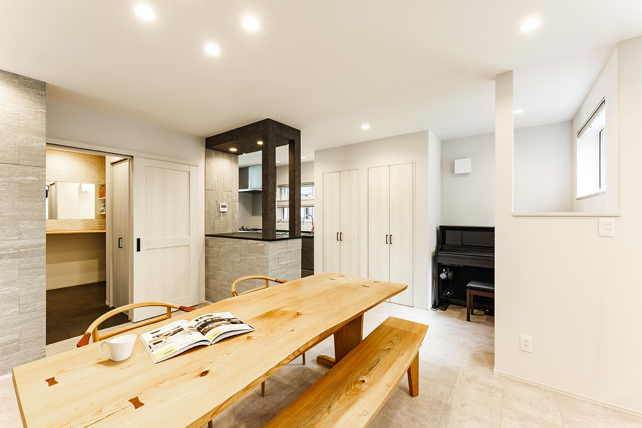 寿建設 【全室床暖房×ビルドインガレージ×スキップフロア×屋上庭園】 子どもがのびのびと遊び学ぶガレージハウスの建築実例画像4