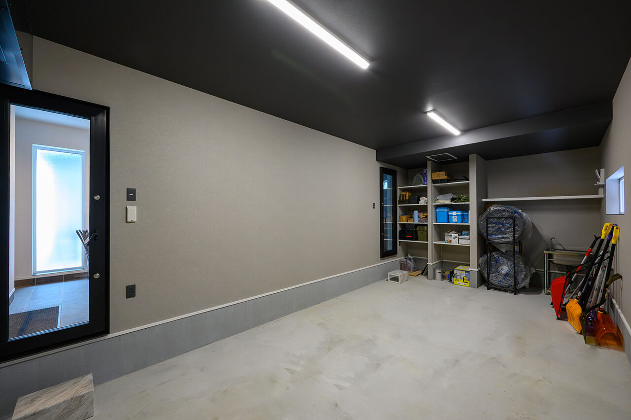 寿建設 【床暖房×ビルトインガレージ×屋上庭園×三階建て】理想の足し算で叶えた、ホテルライクなガレージハウスの建築実例画像10