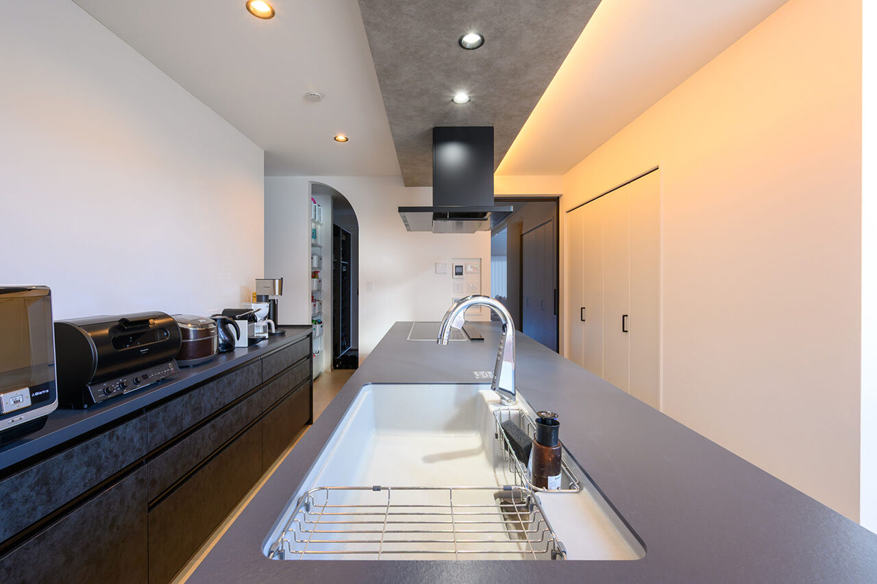 寿建設 【全館空調×玄関床暖房×屋上庭園×延床39坪】夏は家族で花火を見ながらBBQ！リビングには秘密基地もの建築実例画像4