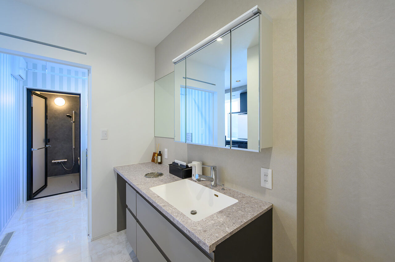 寿建設 【全館空調×玄関床暖房×屋上庭園×延床39坪】夏は家族で花火を見ながらBBQ！リビングには秘密基地もの建築実例画像7