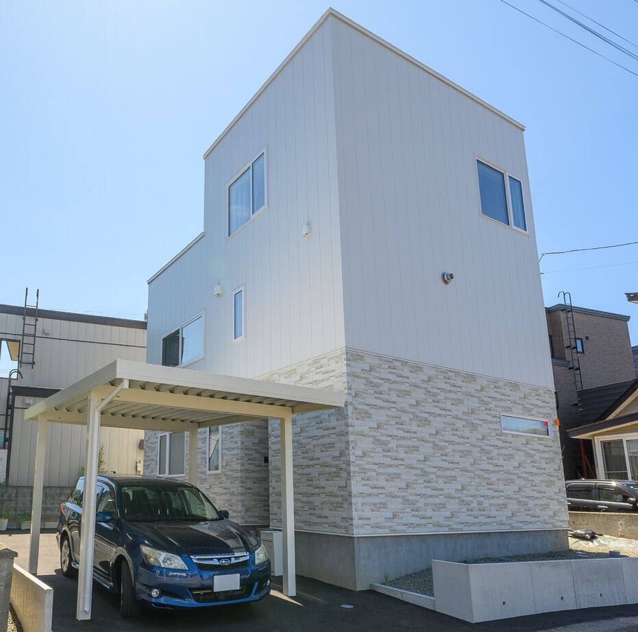 寿建設 【三階建て×屋上庭園×全館空調】 望みを叶えた子育て家事動線の住まいの建築実例画像