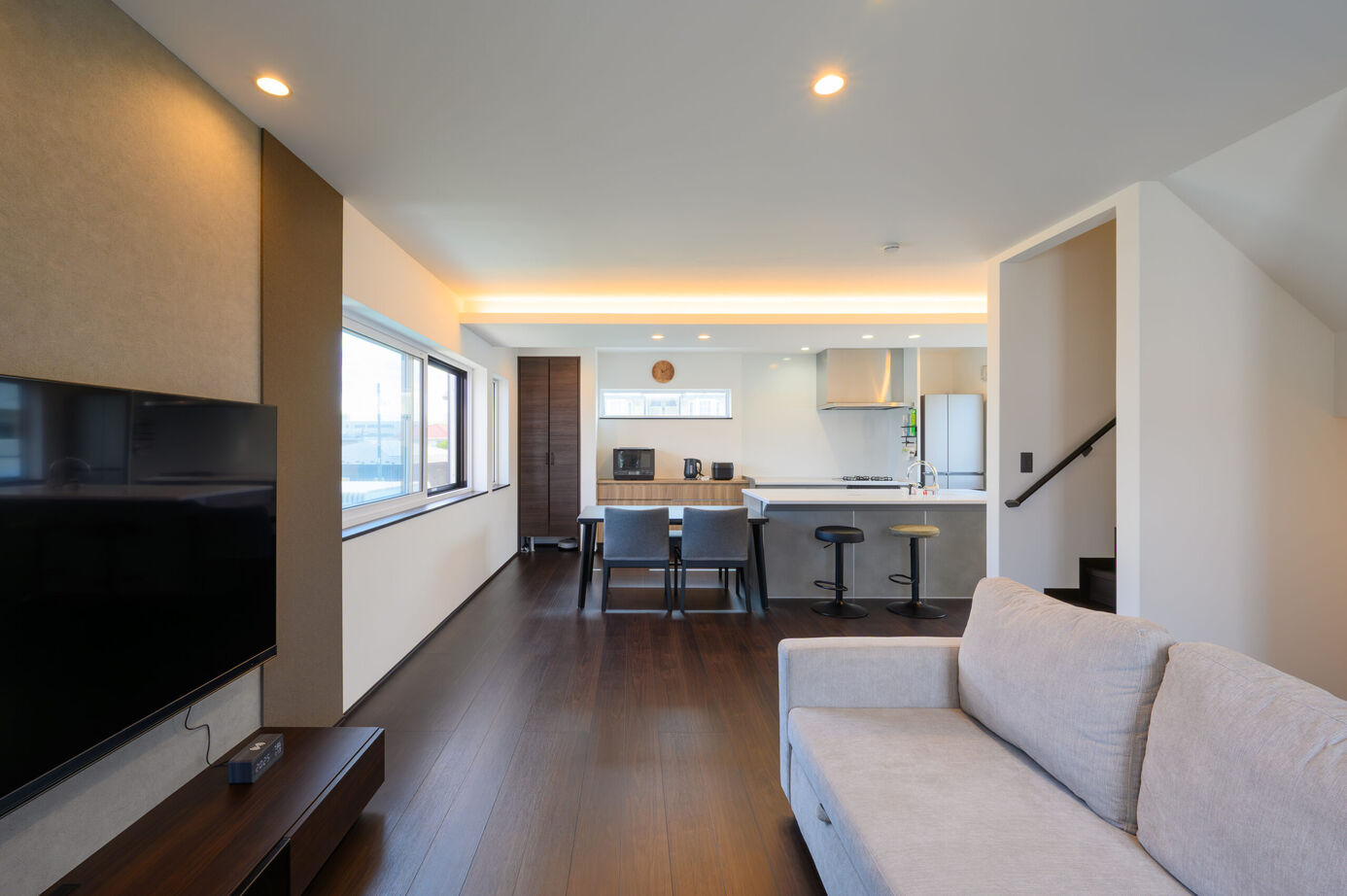 寿建設 【三階建て×屋上庭園×床暖房】 アウトドア好き一家が建てた収納たっぷり海が見える住まいの建築実例画像