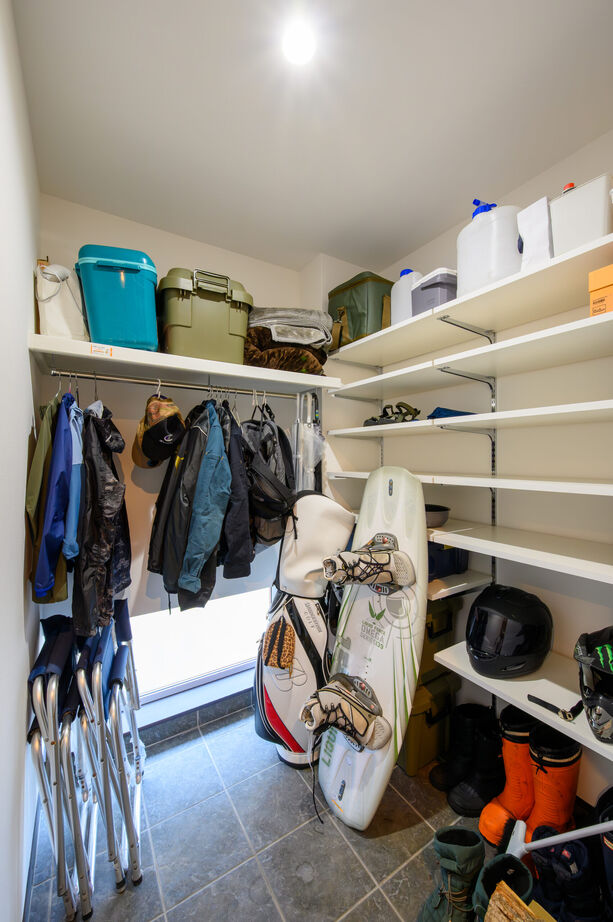 寿建設 【三階建て×屋上庭園×床暖房】 アウトドア好き一家が建てた収納たっぷり海が見える住まいの建築実例画像5