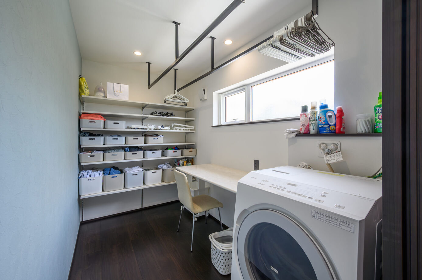 寿建設 【三階建て×屋上庭園×床暖房】 アウトドア好き一家が建てた収納たっぷり海が見える住まいの建築実例画像7