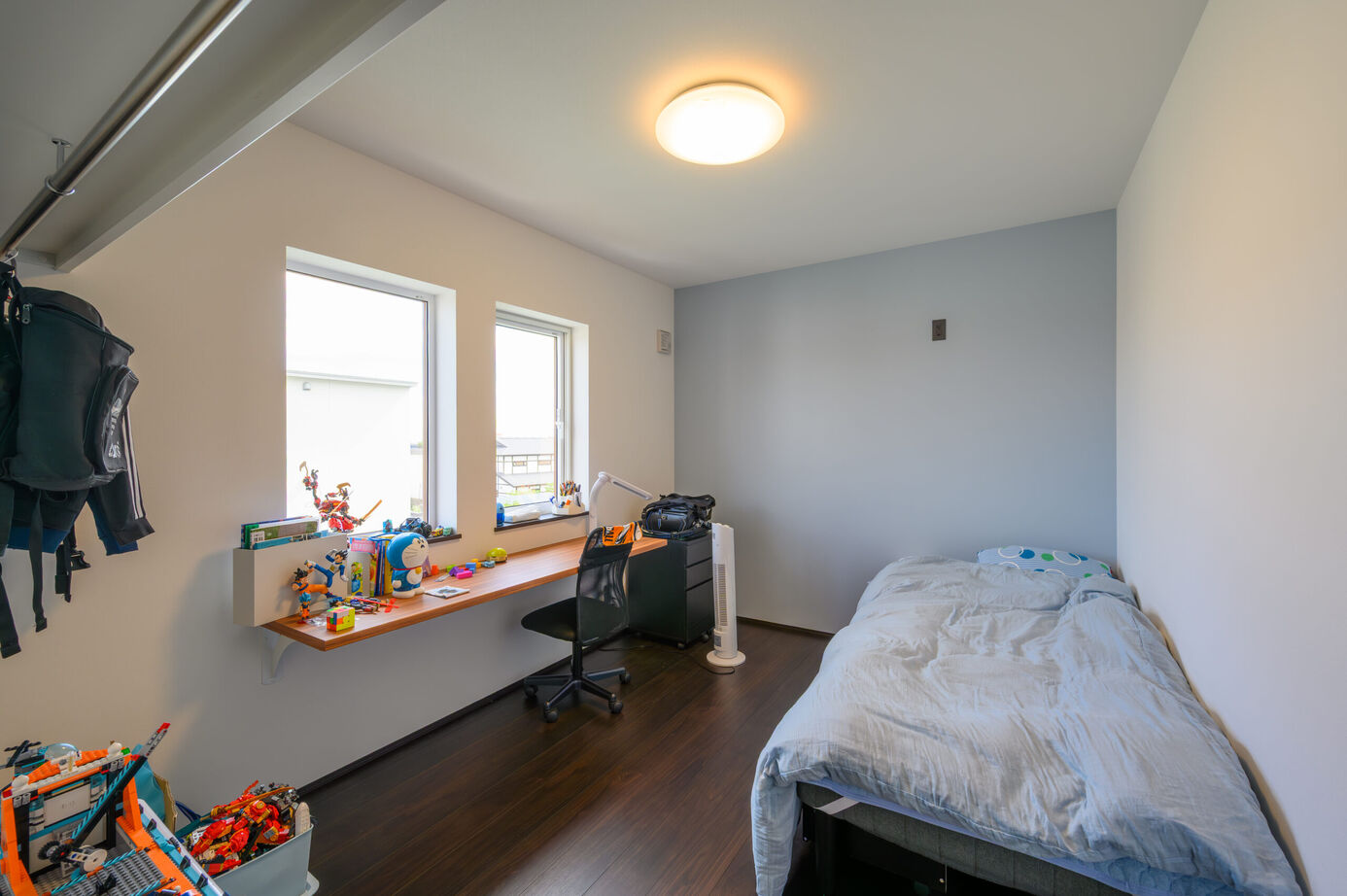 寿建設 【三階建て×屋上庭園×床暖房】 アウトドア好き一家が建てた収納たっぷり海が見える住まいの建築実例画像9