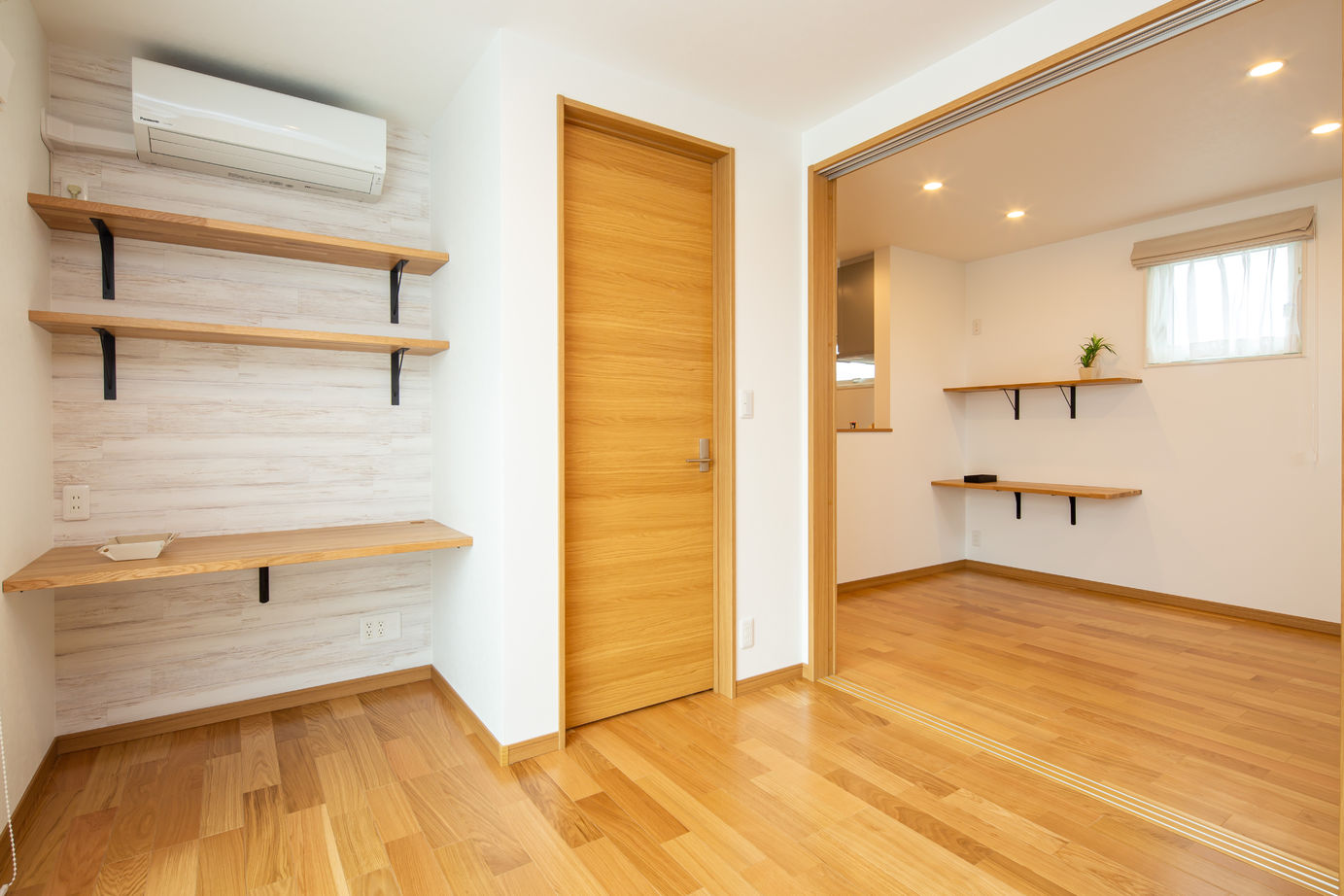 優プラン 【松本市/平屋住宅/間取り有/収納充実】開放的な間仕切れるリビング、床暖房で暖かい平屋の家の建築実例画像6