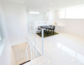 ZENSYU-HOUSE 【2階建て/約22坪】無駄を軽減しシンプルを追求 白で統一されたミニマム空間の建築実例画像2