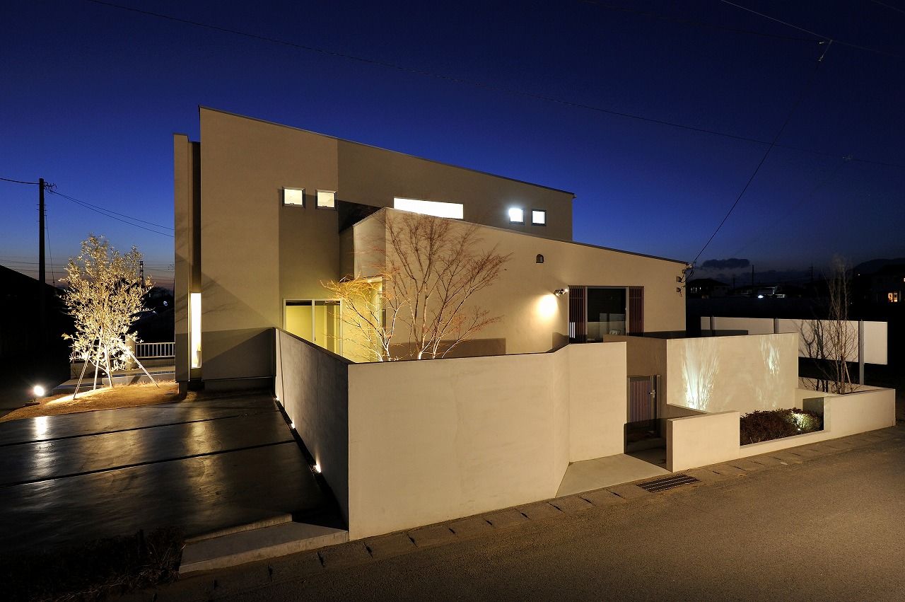 ZENSYU-HOUSE 【2階建て/約40坪】道行く人の印象に残る住まい　柔らかな光が出迎える心休まる寛ぎのモダン空間の建築実例画像2