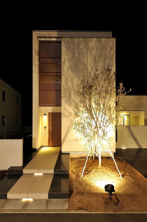 ZENSYU-HOUSE 【2階建て/約40坪】道行く人の印象に残る住まい　柔らかな光が出迎える心休まる寛ぎのモダン空間の建築実例画像3