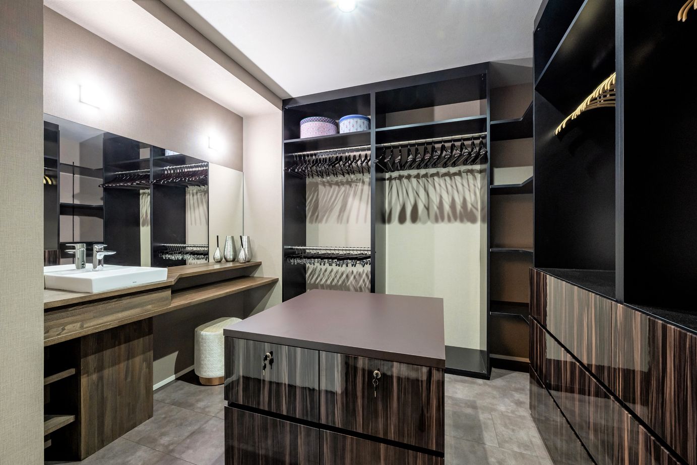 ZENSYU-HOUSE 【2階建て/約43坪】ZENSYU-HOUSEのデザインに惚れたご夫婦のラグジュアリーな家の建築実例画像7