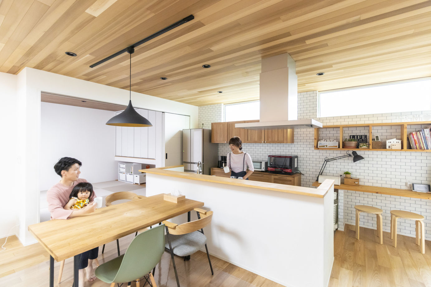 ＣＲＡＴＣＨ（クラッチ） 【北九州市/3027万円/4LDK/間取図有】カフェスタイルのお家を実現　木と塗り壁のオシャレな外観の建築実例画像3