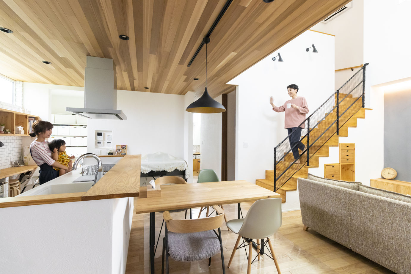 ＣＲＡＴＣＨ（クラッチ） 【北九州市/3027万円/4LDK/間取図有】カフェスタイルのお家を実現　木と塗り壁のオシャレな外観の建築実例画像4