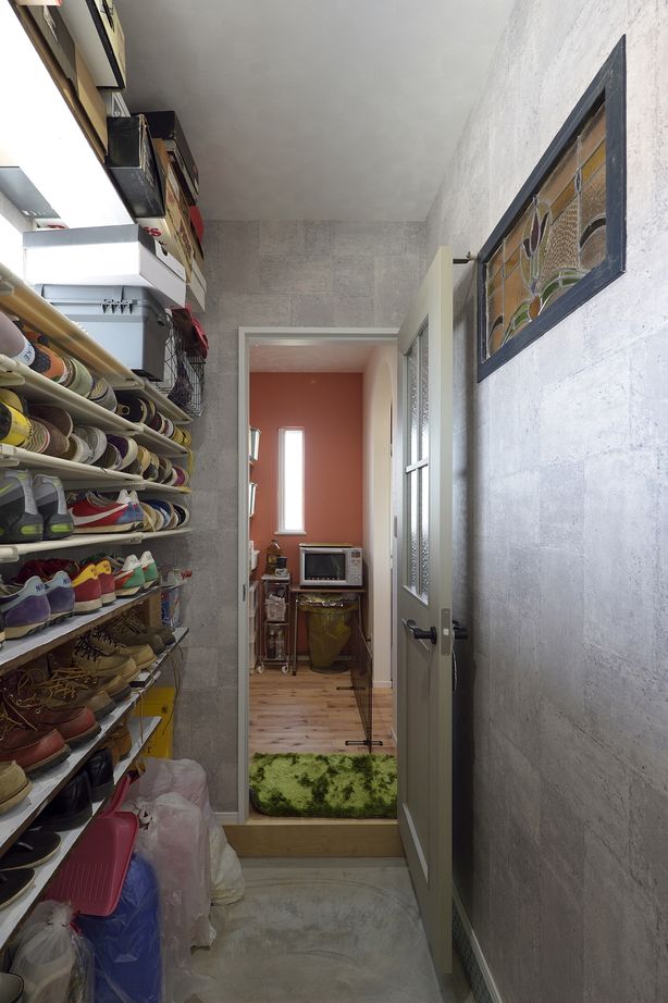 かなう家 【太田市/ガレージ付き】ヴィンテージスタイル 土間収納もあるフルオーダーの L字型の平屋　犬と暮らすの建築実例画像5