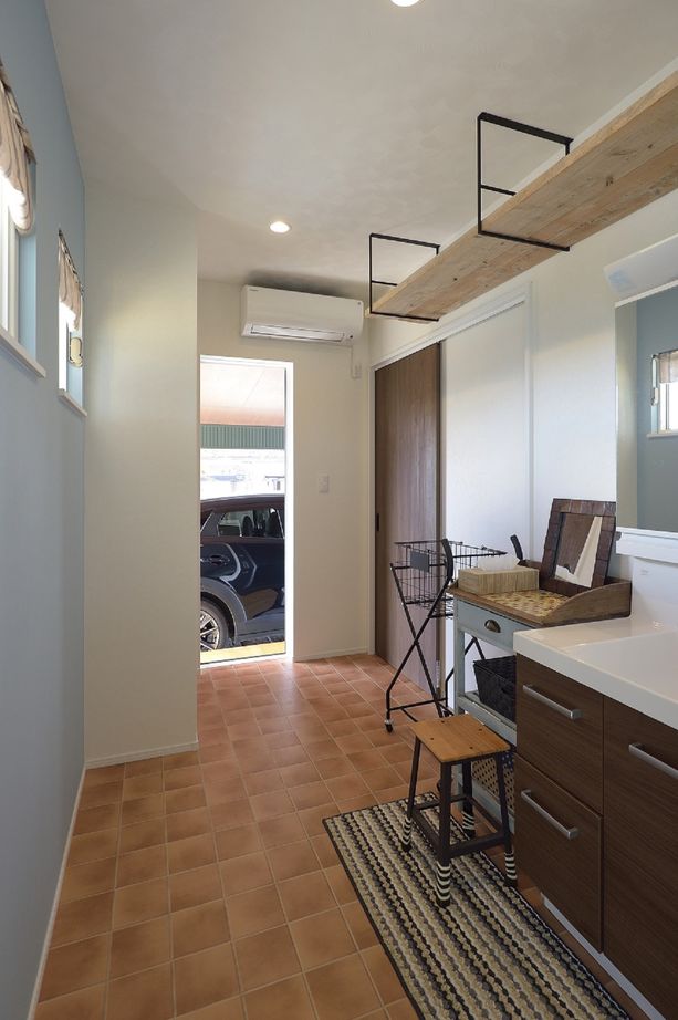 かなう家 【太田市/ガレージ付き】ヴィンテージスタイル 土間収納もあるフルオーダーの L字型の平屋　犬と暮らすの建築実例画像6