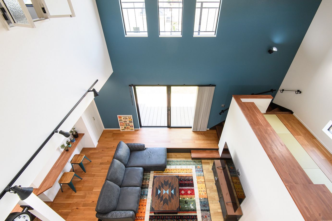 かなう家 【邑楽郡/中２階を加えたスキップフロア】2階まで吹き抜けたリビングと驚きの回遊できる間取りで楽しさ満載の建築実例画像10