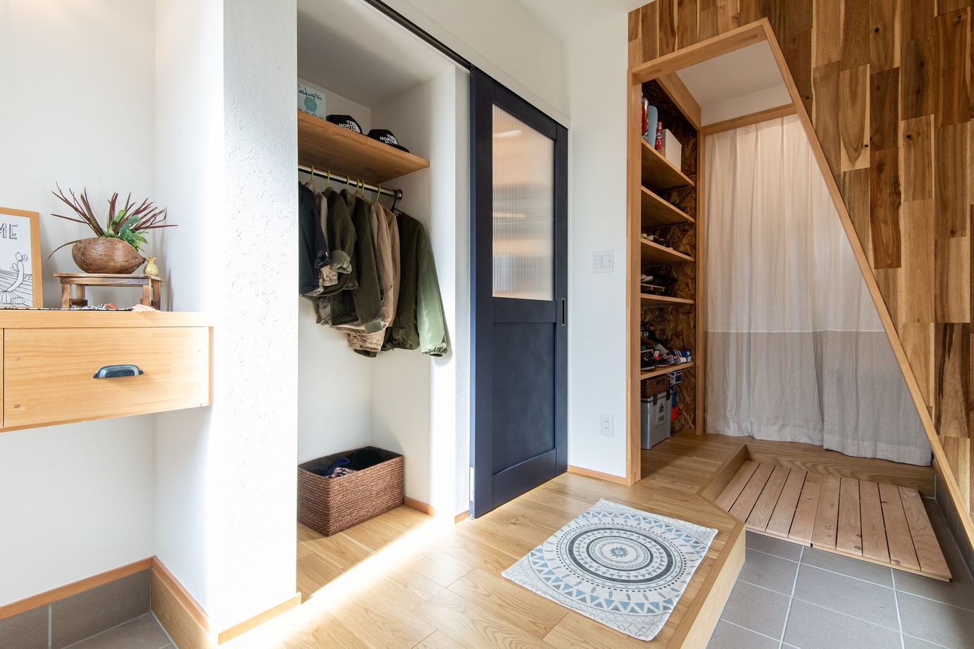 かなう家 【伊勢崎市/L型の外観/カリフォルニア・スタイル】樹の温もりと丁寧な生活の建築実例画像4