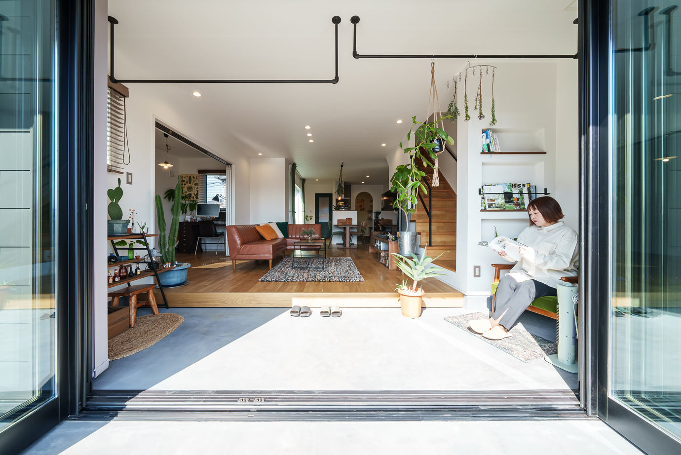 かなう家 【太田市/コの字型】フルオープンサッシで庭と繋がる土間リビングのある家の建築実例画像6