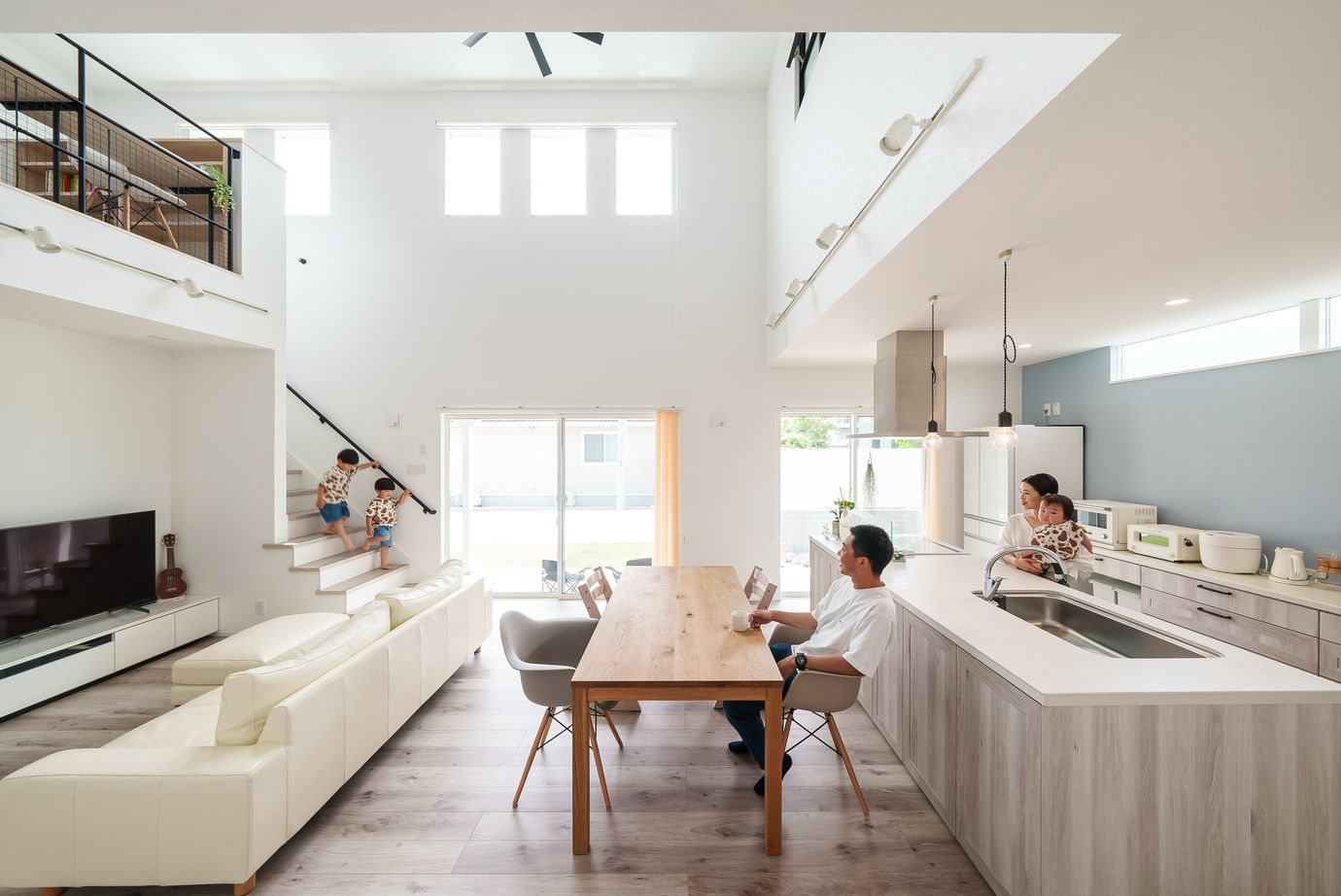 かなう家 【高崎市/すべての空間が一つに繋がる/アイランドキッチン】好きが詰まった、アメリカンスタイルのお家の建築実例画像2