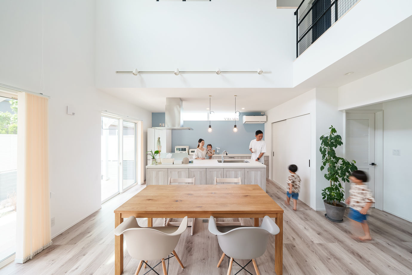 かなう家 【高崎市/すべての空間が一つに繋がる/アイランドキッチン】好きが詰まった、アメリカンスタイルのお家の建築実例画像3