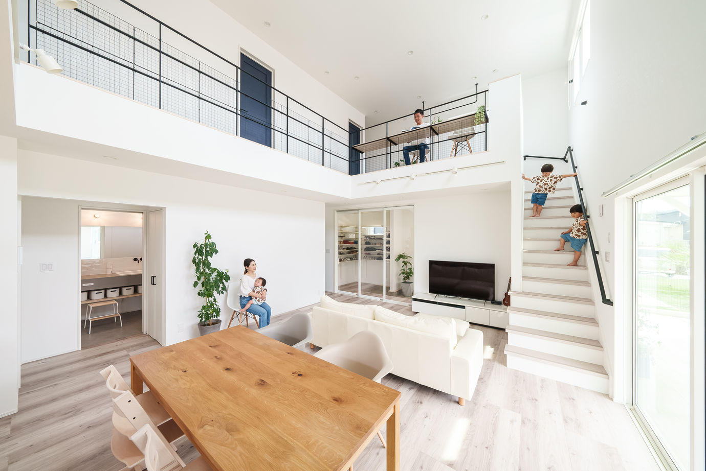 かなう家 【高崎市/すべての空間が一つに繋がる/アイランドキッチン】好きが詰まった、アメリカンスタイルのお家の建築実例画像4