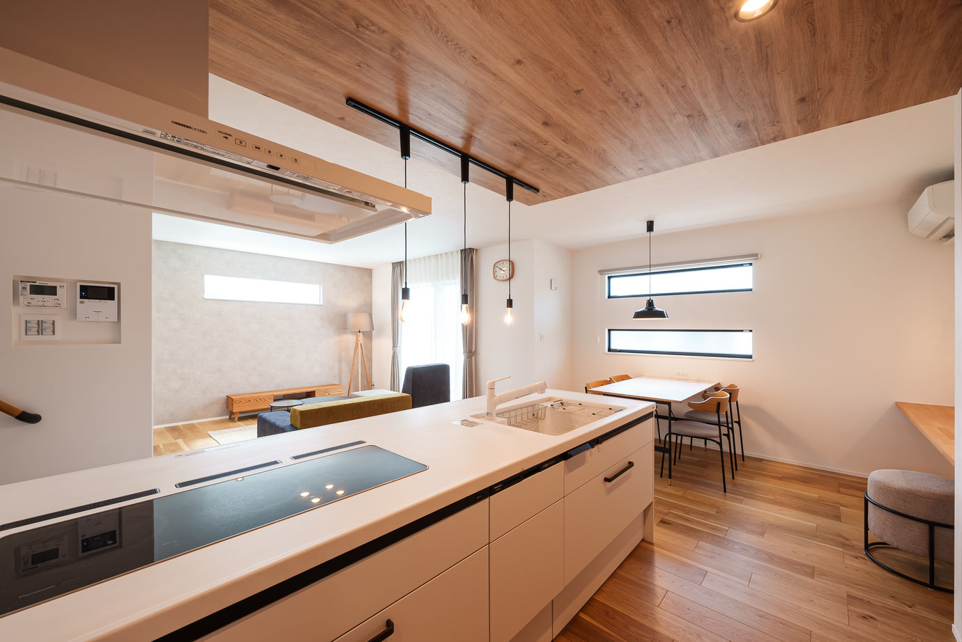 かなう家 【太田市】タイルデッキ+回遊動線+広々収納のあるお家の建築実例画像6