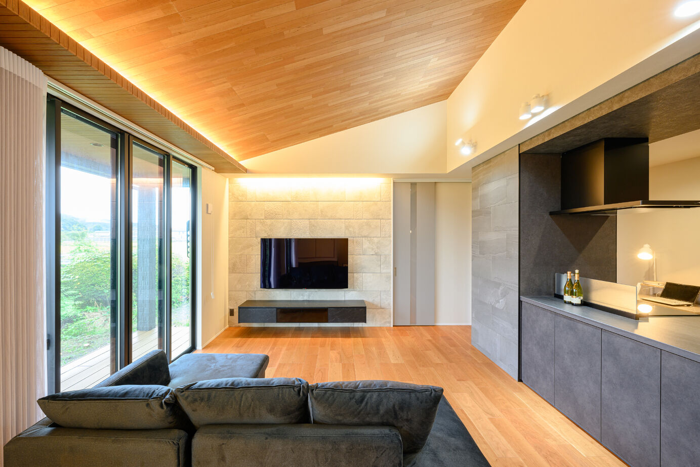 かなう家 【太田市】モダン×木の温もり 奥様とご主人の要望を上手に「良いとこ取り」した平屋の建築実例画像3