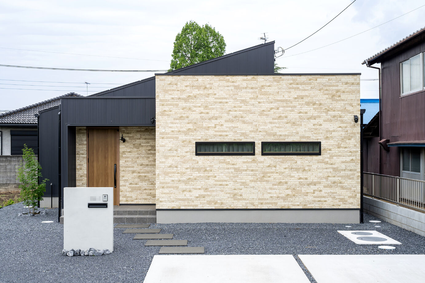 かなう家 【太田市/平屋/勾配天井】勾配天井・ヌック・間接照明…遊び心のある平屋の建築実例画像5