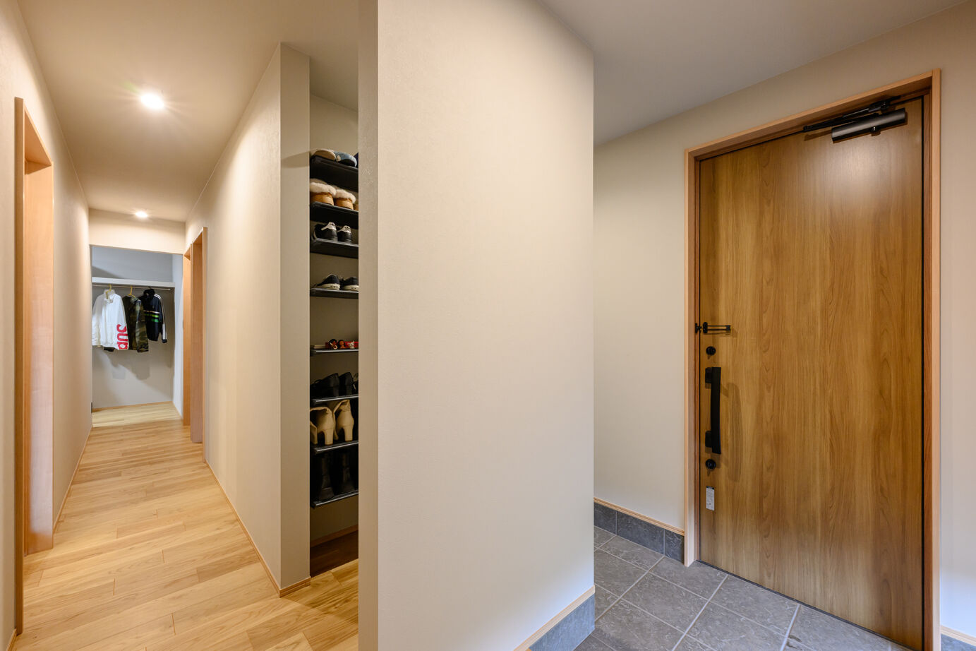 かなう家 【太田市/平屋/勾配天井】勾配天井・ヌック・間接照明…遊び心のある平屋の建築実例画像9