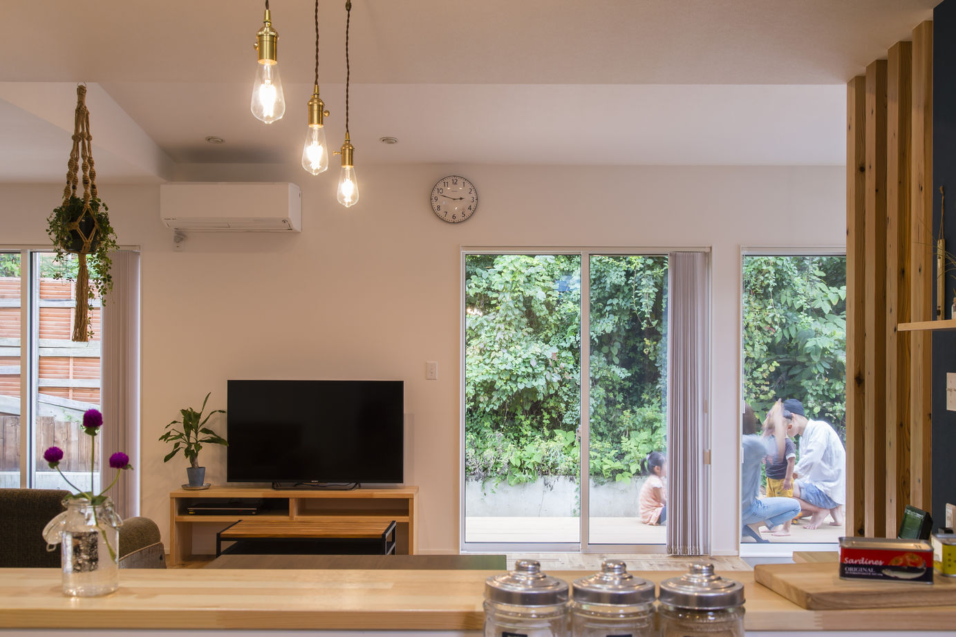 トモノ建築設計事務所 【ナチュラル/間取り図有】緑に囲まれた土間のある家の建築実例画像2